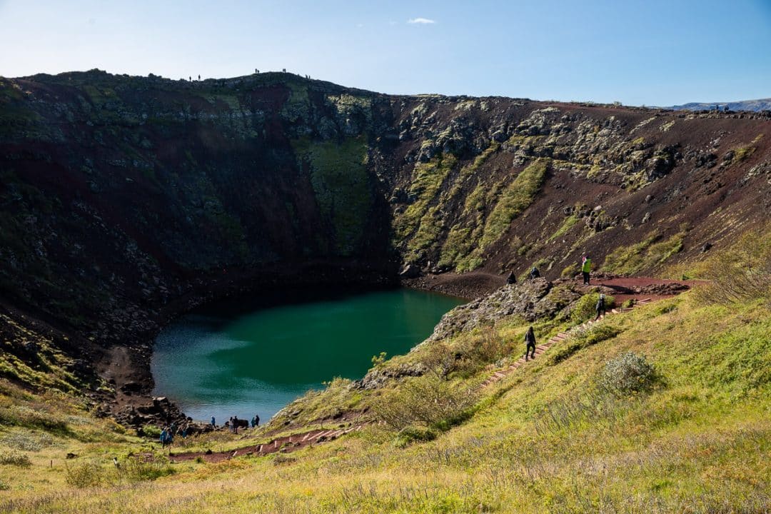 balade aménagée à l'intérieur du cratère de Kerid