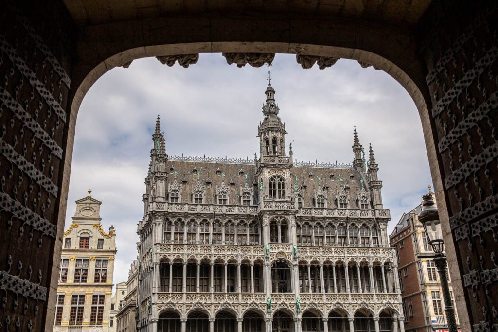 la maison du roi, un édifice néo-gothique situé sur la grand place de Bruxelles
