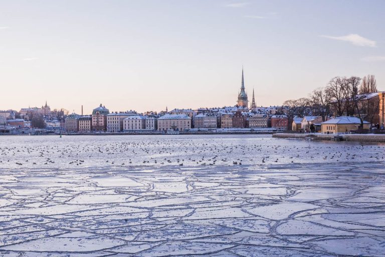 Stockholm en hiver avec ses canaux glacés