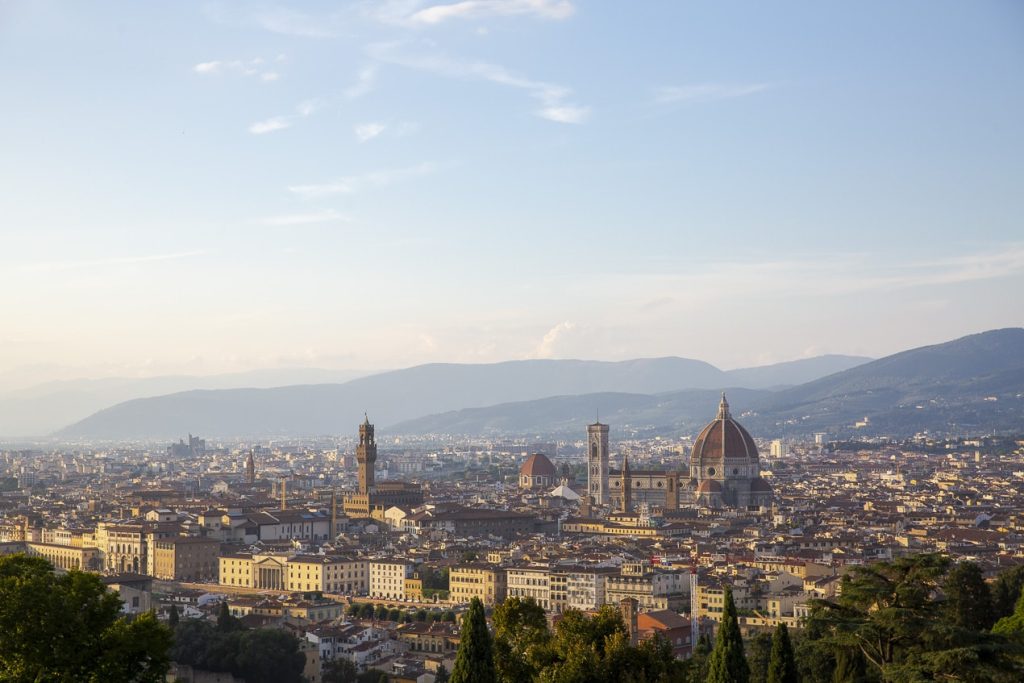 Vue sur Florence et ses collines depuis l'église de San Miniato al Monte