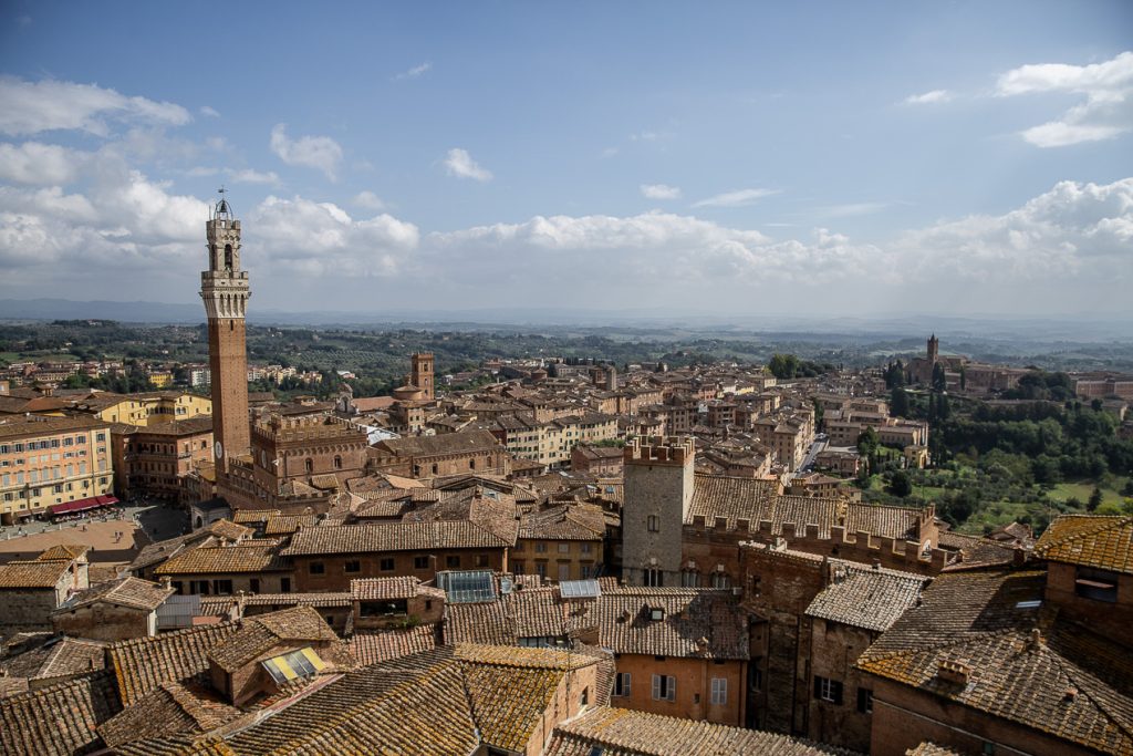 Toits rouge et torre del Mangia de Sienne