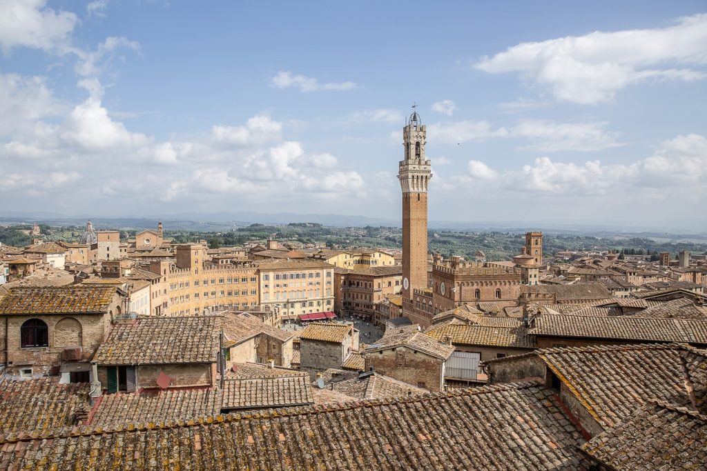 vue sur les toits de Sienne et la torre del mangia