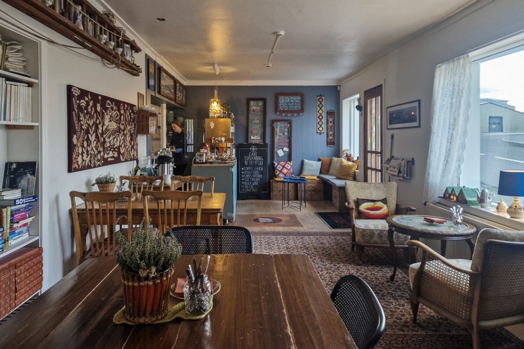intérieur du café Sjavarborg stykkisolmur