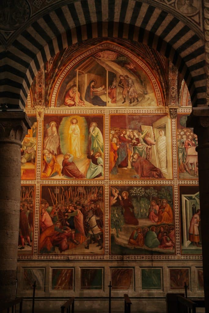 Détail de la fresque du nouveau testament peint au 14è siècle dans la nef droit de la collegiale de San Gimignano