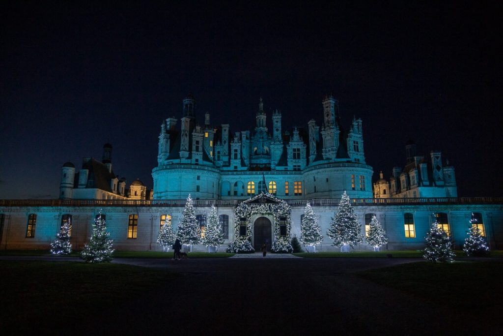 décorations de noël sur le porche royal de Chambord