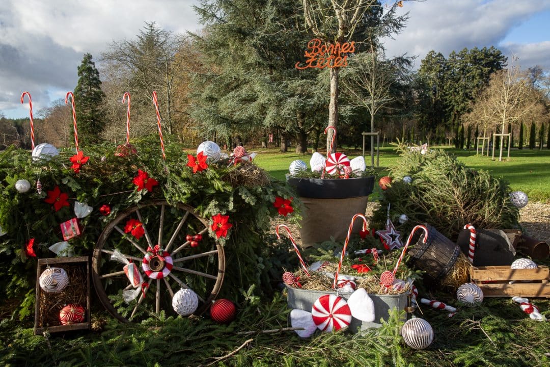 Décorations de noël dans les jardins de Cheverny