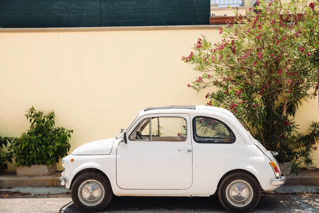 Vieille Fiat 500 dans les Pouilles