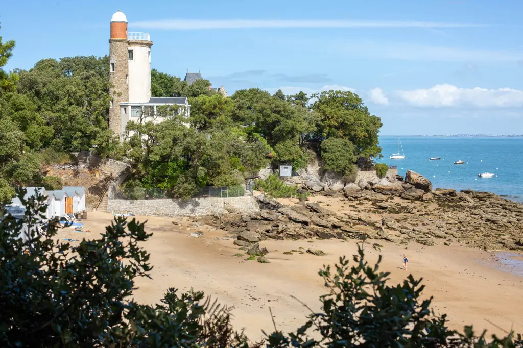 Anse rouge et sa villa Plantier