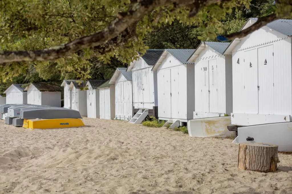 Cabines de la plage des sableaux