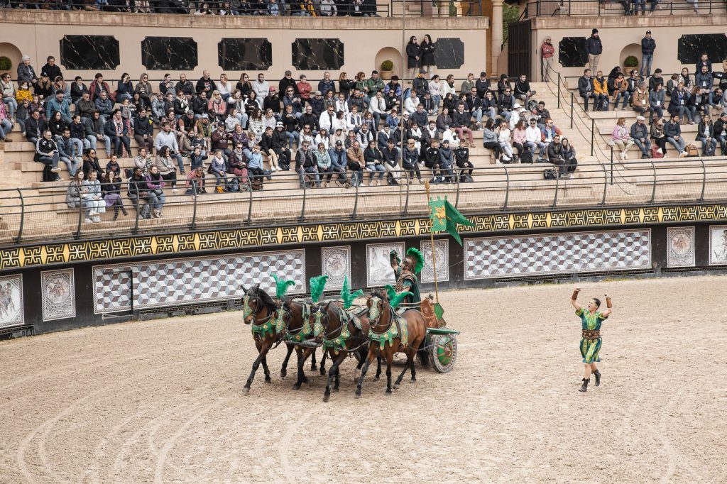 Char dans l'arène du Puy du fou