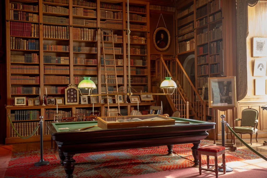 Bibliothèque aux 12000 livres du château de Serrant
